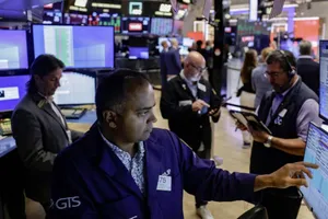 Wall St muted as markets monitor Hormuz situation; data awaited