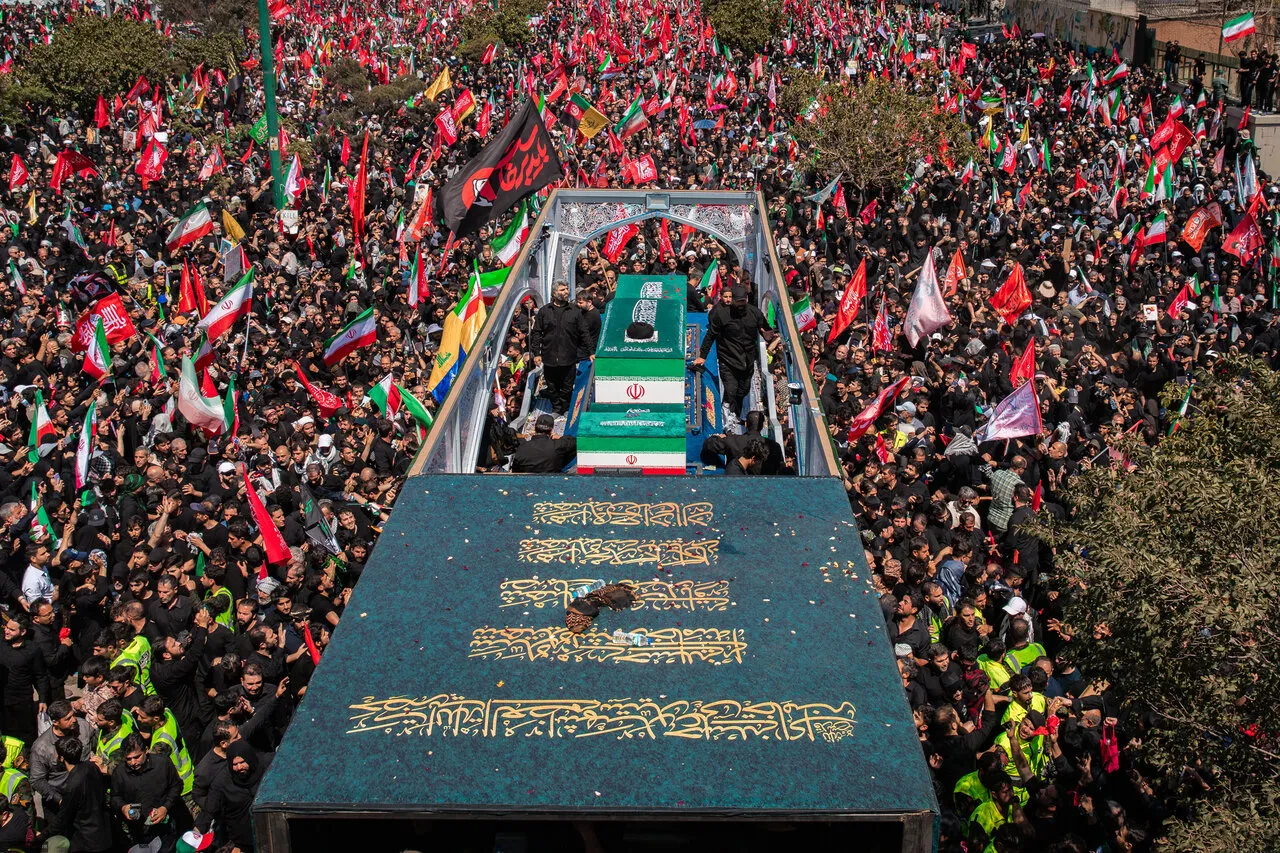 By Maedeh Zaman Fashami
The Funeral of Power: The Message of a Historic Farewell