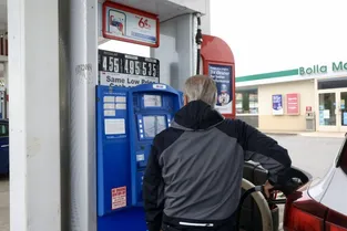 Poll shows 8 in 10 Americans blame Trump for high gasoline prices