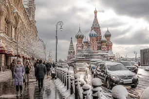 VIDEO: Moscow turned white in spring season