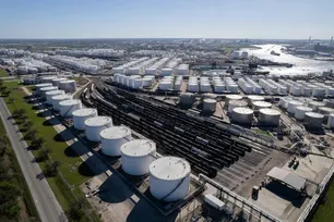 Global oil reserves depleting rapidly amid Hormuz crisis