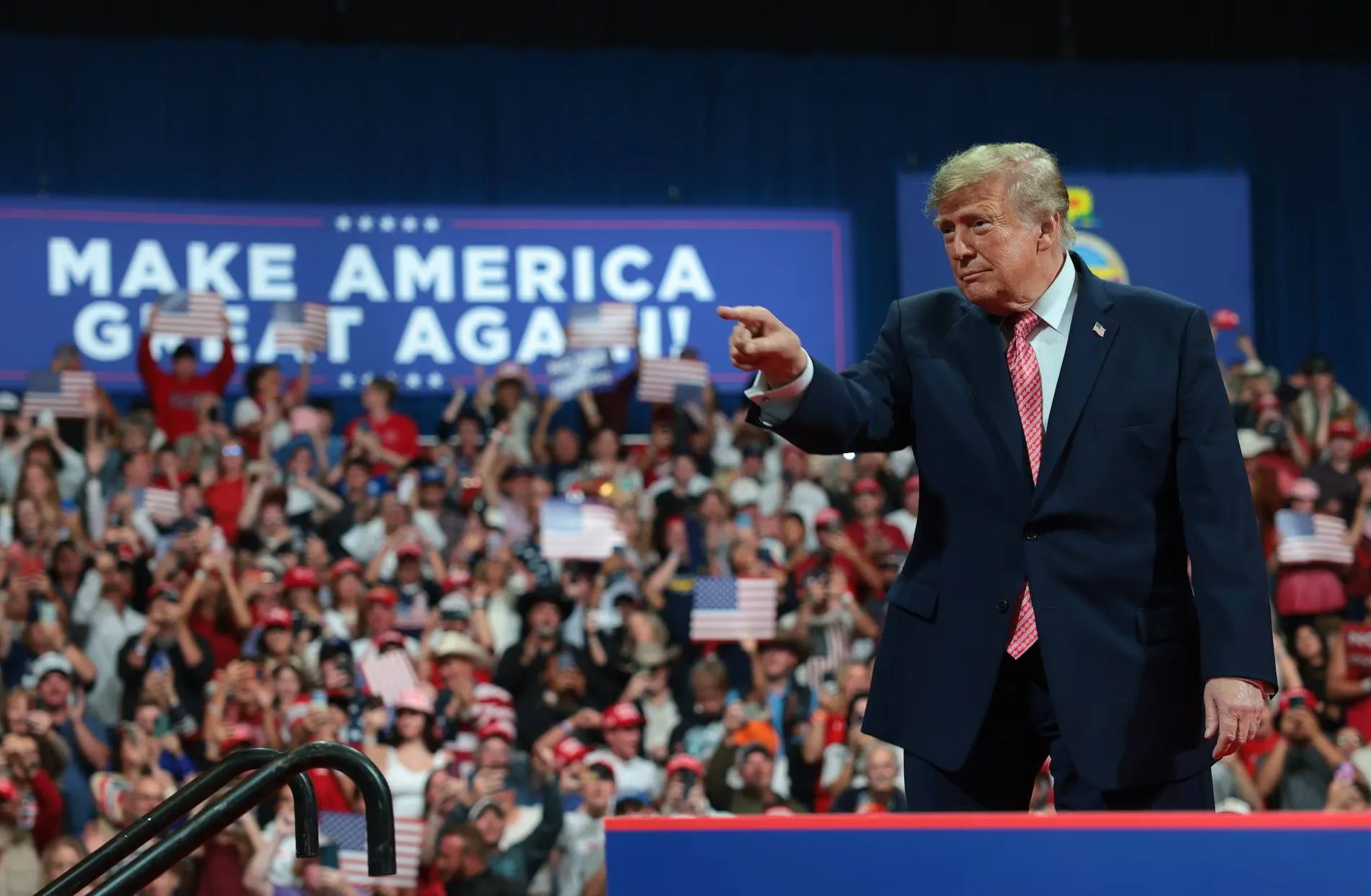 view on the Republicans’ midterms struggle: Trump has circuses, but voters also want bread
