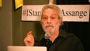 Trump wants to get out of the Iran quagmire, but seems can't do it: American journalist