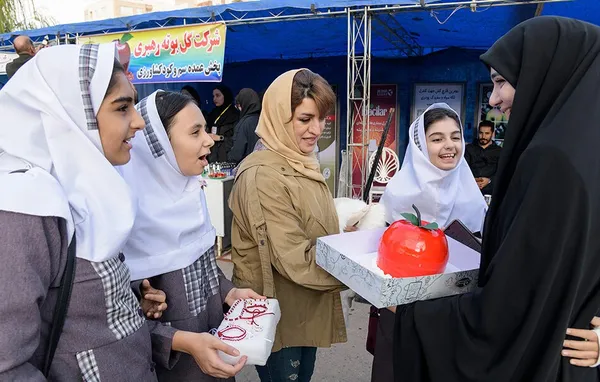 &lsquo;Apple festival&rsquo; showcases Maragheh's flourishing tourism, economy
