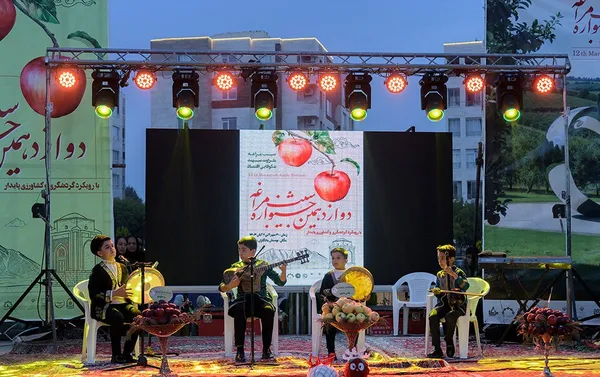 &lsquo;Apple festival&rsquo; showcases Maragheh's flourishing tourism, economy