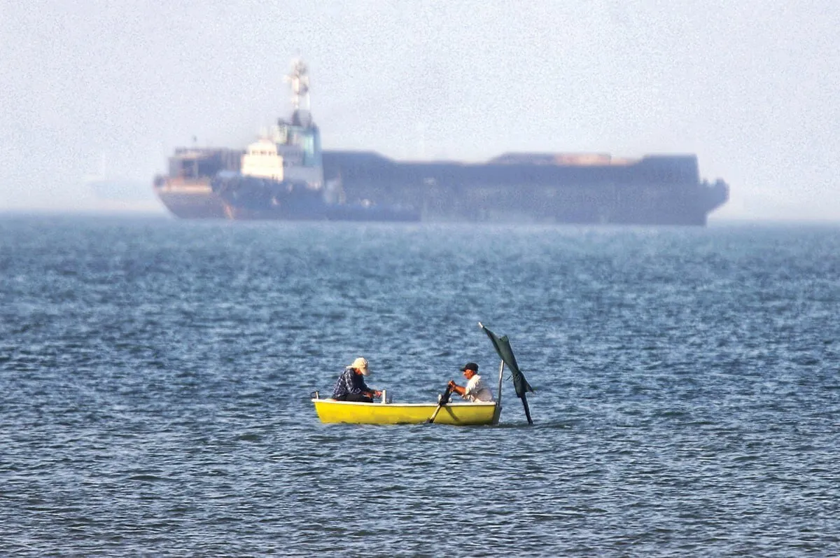 Tensions Rise in the Strait of Hormuz as Iran and US Forces Face Off in New Maritime Clashes