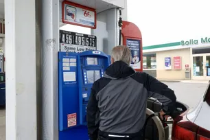 Poll shows 8 in 10 Americans blame Trump for high gasoline prices