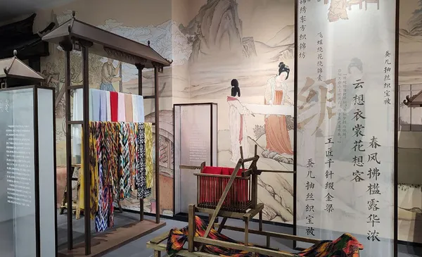 China-Kazakhstan Khorgos intl. border co-op center visited by SCO Media Summit participants